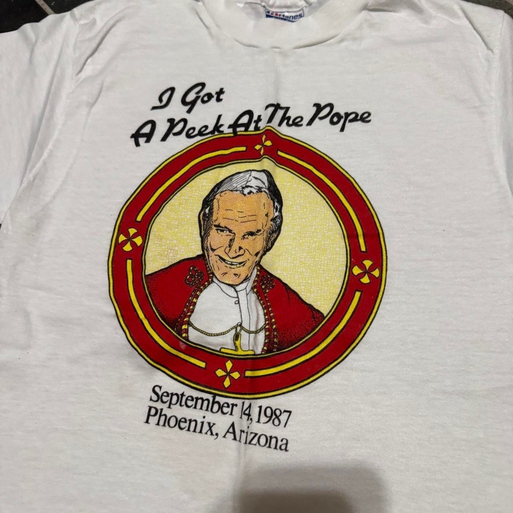 VINTAGE 80s Pope John Paul II 'Peek at the Pope' white Graphic Tee - Medium - Picture 3 of 7